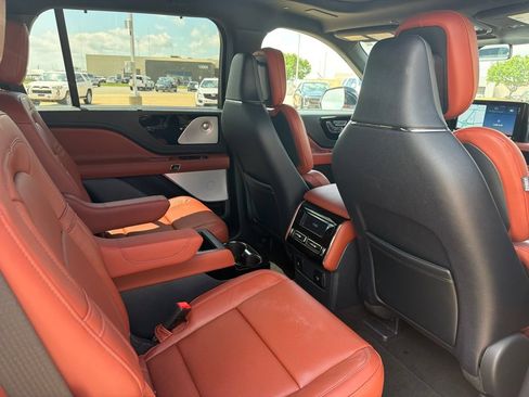 Used 2025 Lincoln Aviator Reserve w/ Equipment Group 201A AWD/4WD image 10