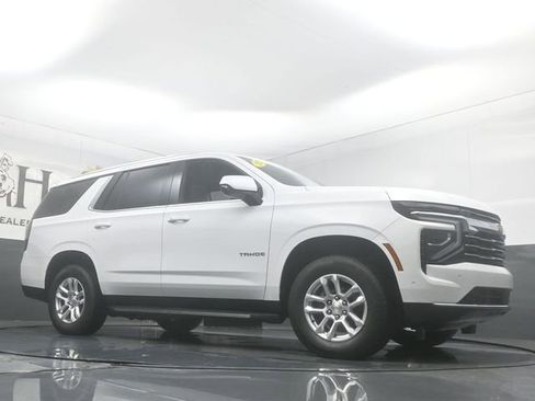 Used 2025 Chevrolet Tahoe LT AWD/4WD image 2