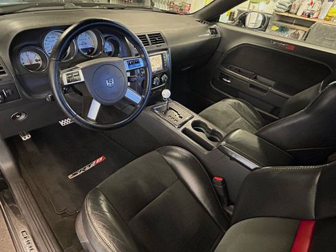 Used 2009 Dodge Challenger SRT8 w/ SRT Option Group II RWD image 11