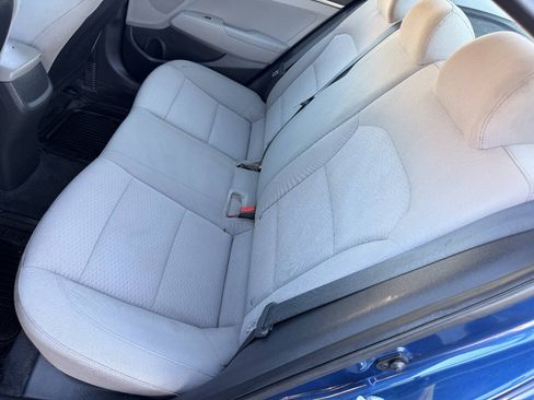 Used 2020 Hyundai Elantra SE FWD image 24