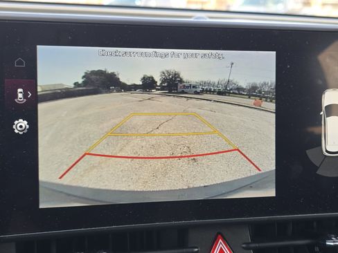 Used 2023 Kia Sportage EX image 17