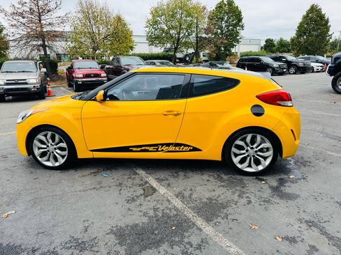 Used 2013 Hyundai Veloster image 10