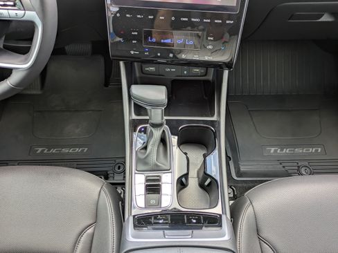 Certified 2024 Hyundai Tucson SEL w/ Convenience Package FWD image 15