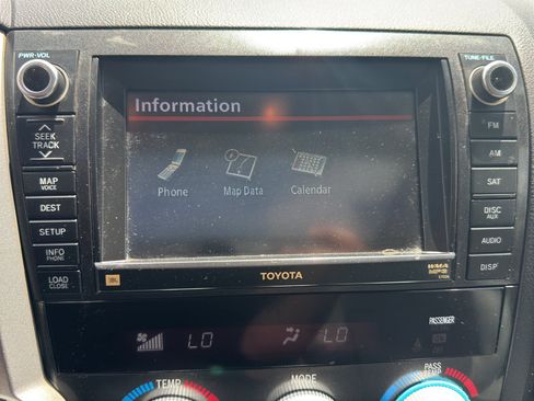Used 2012 Toyota Tundra Limited w/ Memory Pkg AWD/4WD image 32