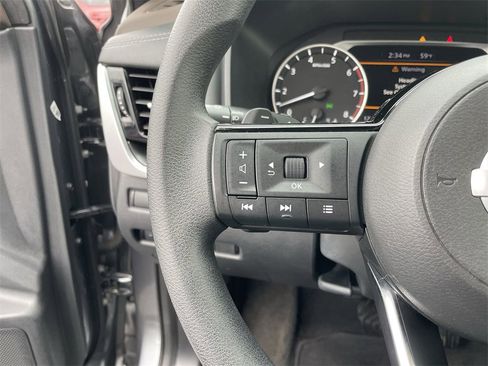 Used 2021 Nissan Rogue SV image 15