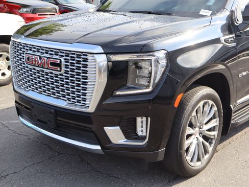 Used 2022 GMC Yukon XL Denali AWD/4WD image 17