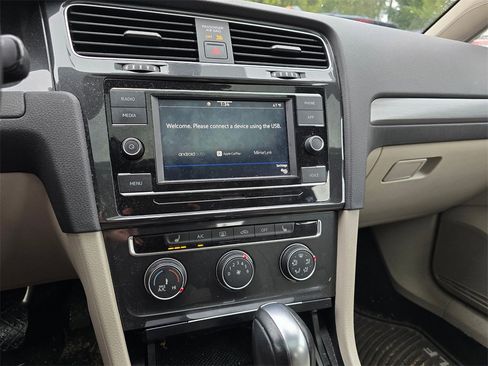 Used 2021 Volkswagen Golf 1.4T TSI image 5