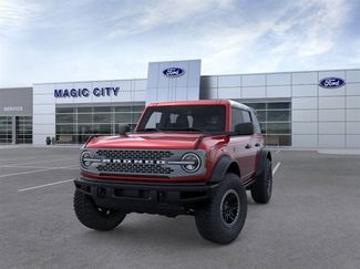 New 2025 Ford Bronco Badlands w/ Sasquatch Package video 2
