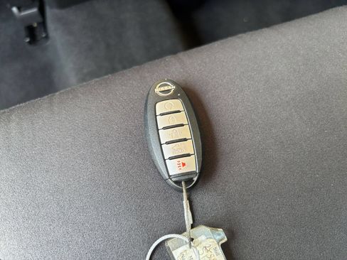 Used 2025 Nissan Altima 2.5 SV FWD image 21