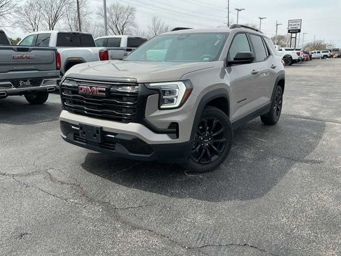 Used 2026 GMC Terrain Elevation w/ Elevation Premium Package image 3