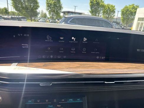 New 2026 Cadillac Escalade ESV Platinum Sport AWD/4WD image 17