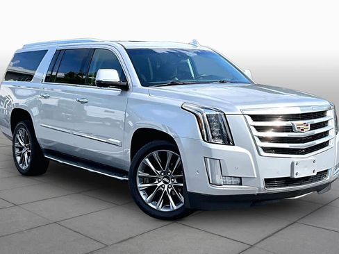 Used 2019 Cadillac Escalade ESV Luxury AWD/4WD image 3