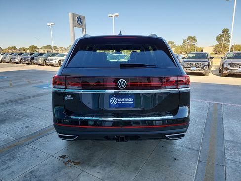 New 2026 Volkswagen Atlas SE FWD image 6