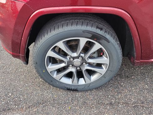 Used 2017 Jeep Grand Cherokee Overland image 41