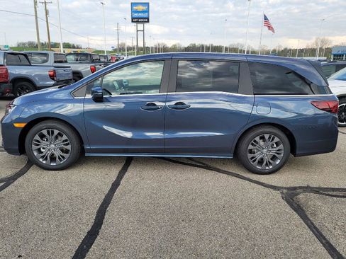 New 2026 Honda Odyssey Touring image 2