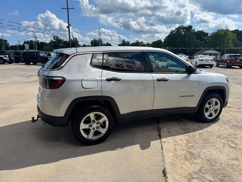 Used 2024 Jeep Compass Sport AWD/4WD image 13
