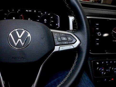 Used 2022 Volkswagen Atlas SE image 42