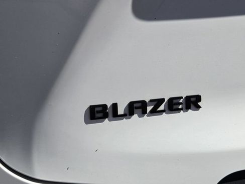 Used 2023 Chevrolet Blazer LT w/ Convenience Package FWD image 7