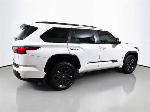 Used 2025 Toyota Sequoia Platinum image 7