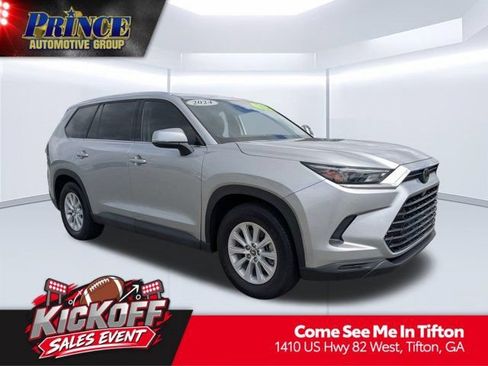 Used 2024 Toyota Grand Highlander FWD image 1