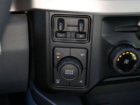 Used 2025 Ford F250 XLT w/ FX4 Off-Road Package image 28