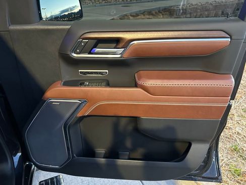 Used 2023 GMC Sierra 1500 Denali Ultimate image 32