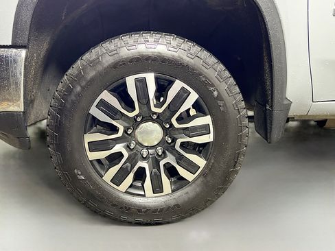 Used 2024 Chevrolet Silverado 2500 LT w/ Texas Edition image 13