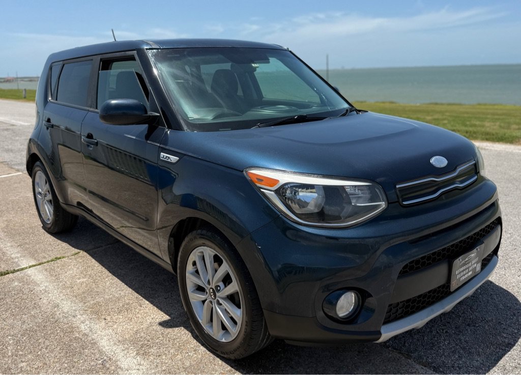 Used 2019 Kia Soul + FWD image 3