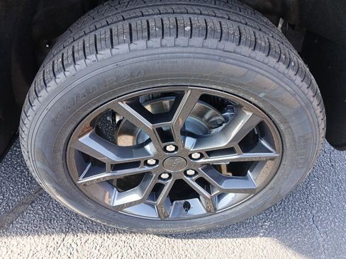 New 2025 Jeep Grand Cherokee Limited image 16