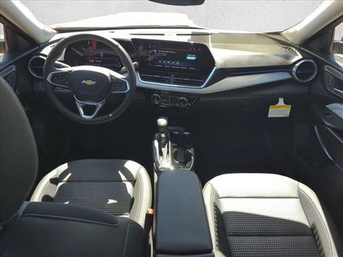 New 2026 Chevrolet Trax LT w/ Driver Confidence Package image 14