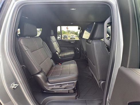 New 2026 Chevrolet Suburban High Country AWD/4WD image 15