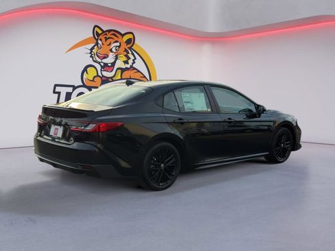 New 2026 Toyota Camry SE image 5