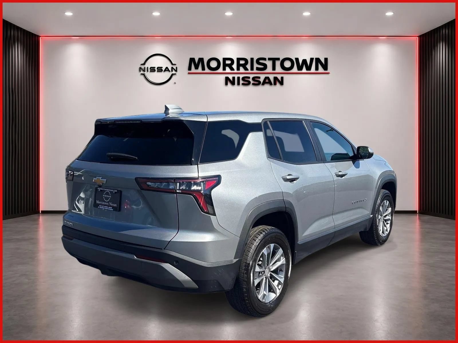 Used 2025 Chevrolet Equinox LT FWD image 3