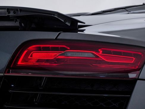 Used 2015 Audi R8 V10 w/ Full Leather Package image 15