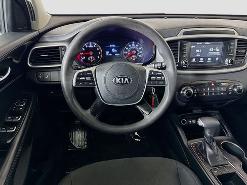 Used 2020 Kia Sorento LX image 17