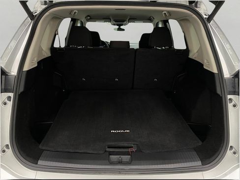 Certified 2025 Nissan Rogue SV image 5