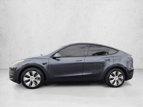 Used 2024 Tesla Model Y Long Range AWD/4WD image 2