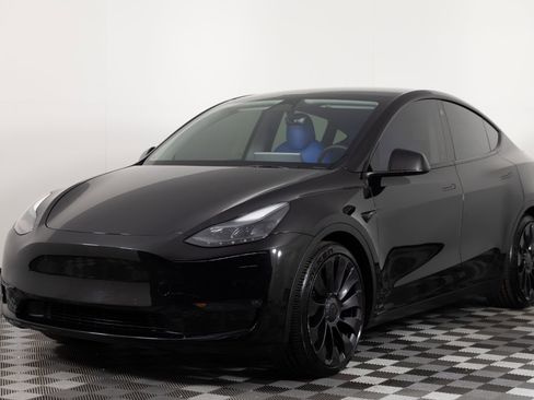 Used 2022 Tesla Model Y Performance AWD/4WD image 2