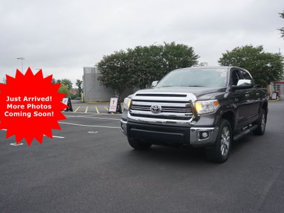 Used 2015 Toyota Tundra Limited w/ Limited Premium Package