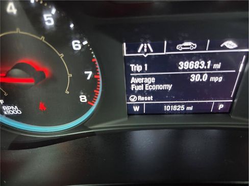 Used 2022 Chevrolet Malibu LT FWD image 23