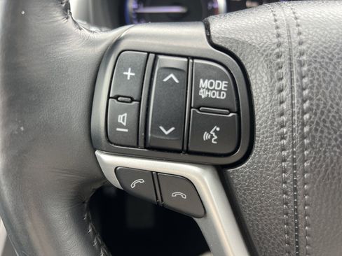 Used 2019 Toyota Highlander XLE image 34