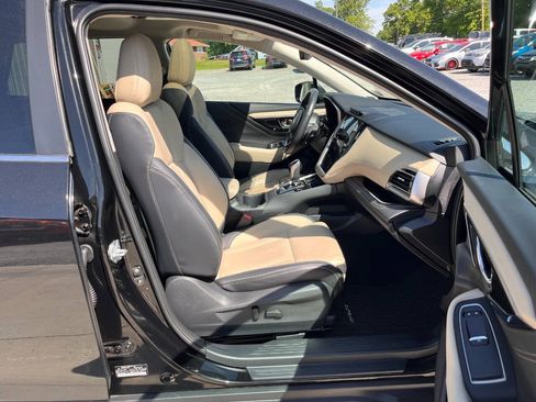 Used 2023 Subaru Outback Limited AWD/4WD image 10