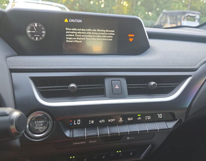 Used 2022 Lexus UX 200 w/ Premium Package FWD image 9