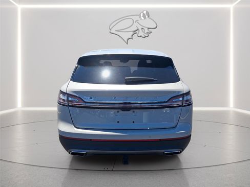 Used 2023 Lincoln Nautilus FWD image 4