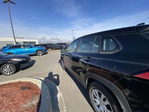 Used 2022 Toyota Corolla Cross L image 6