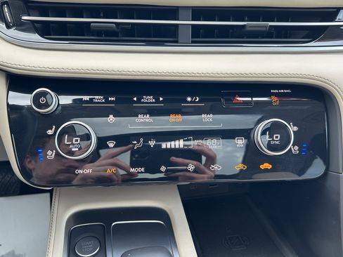 Used 2025 INFINITI QX60 Sensory w/ Vision Package AWD/4WD image 33