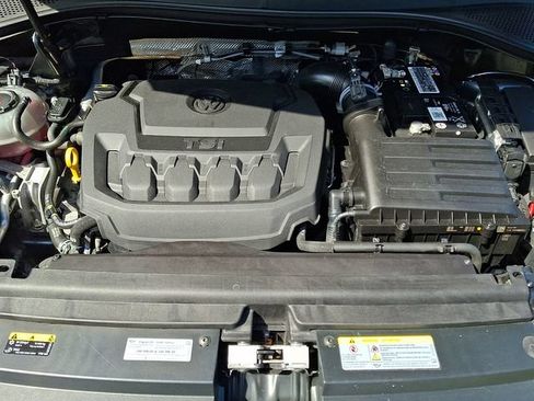 Certified 2023 Volkswagen Tiguan SE w/ Panoramic Sunroof Package FWD image 28