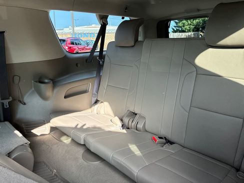 Used 2020 Chevrolet Suburban Premier w/ Max Trailering Package RWD image 19