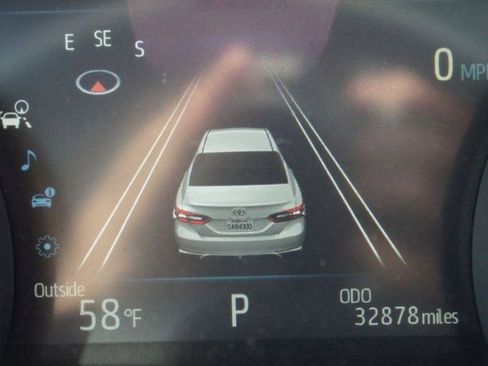 Used 2024 Toyota Camry XSE w/ Navigation Package image 4