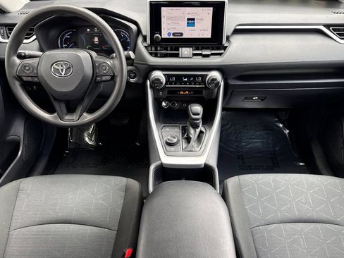 Used 2025 Toyota RAV4 XLE AWD/4WD image 17